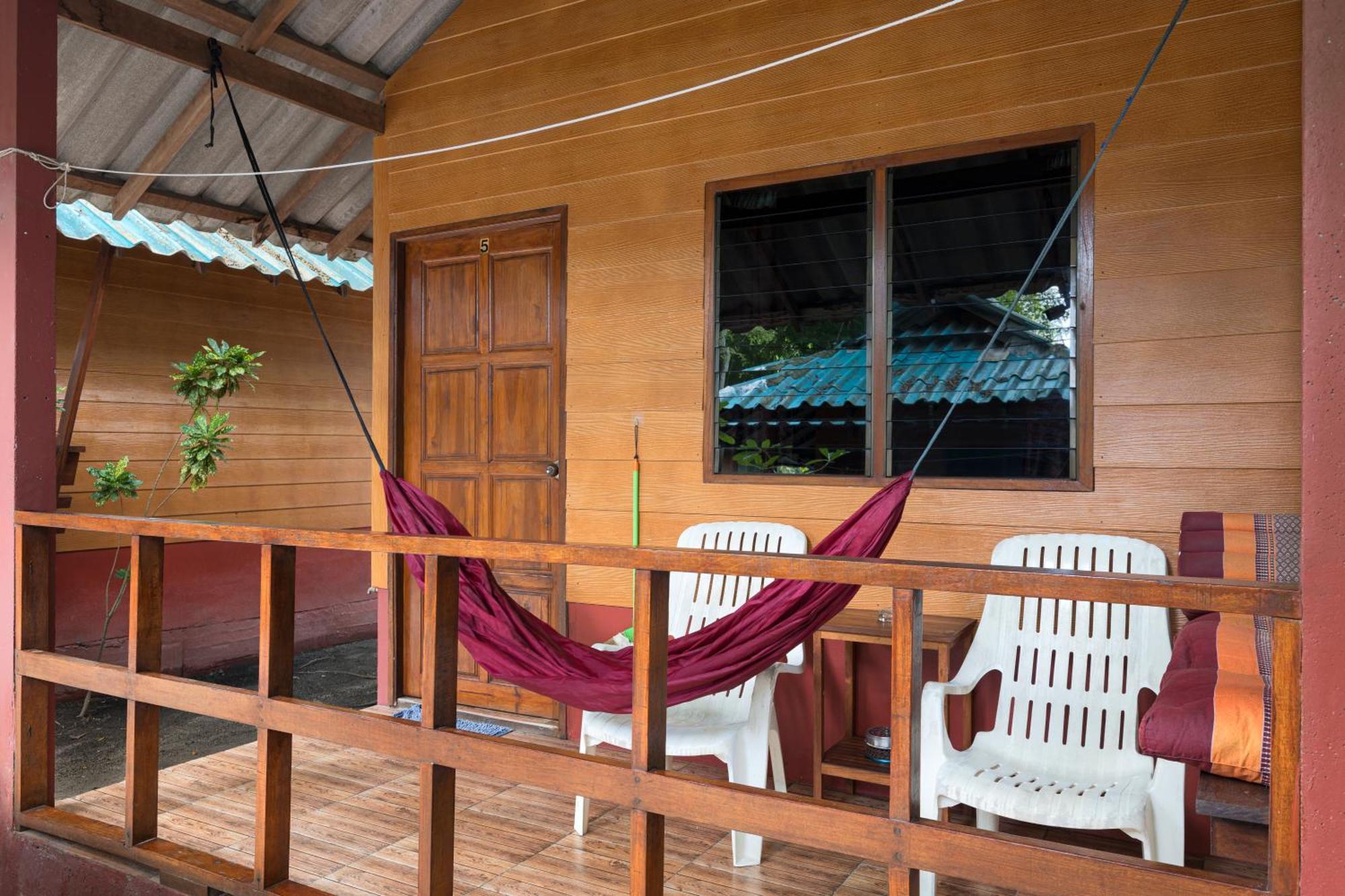 Family Song Koh Lipe Hotel Exterior foto