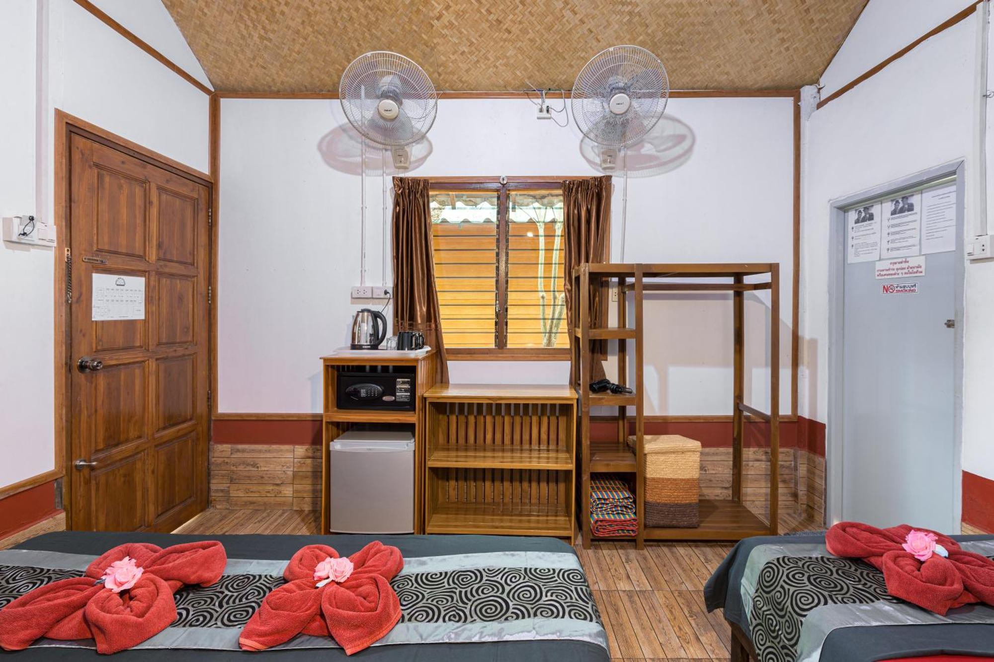 Family Song Koh Lipe Hotel Exterior foto