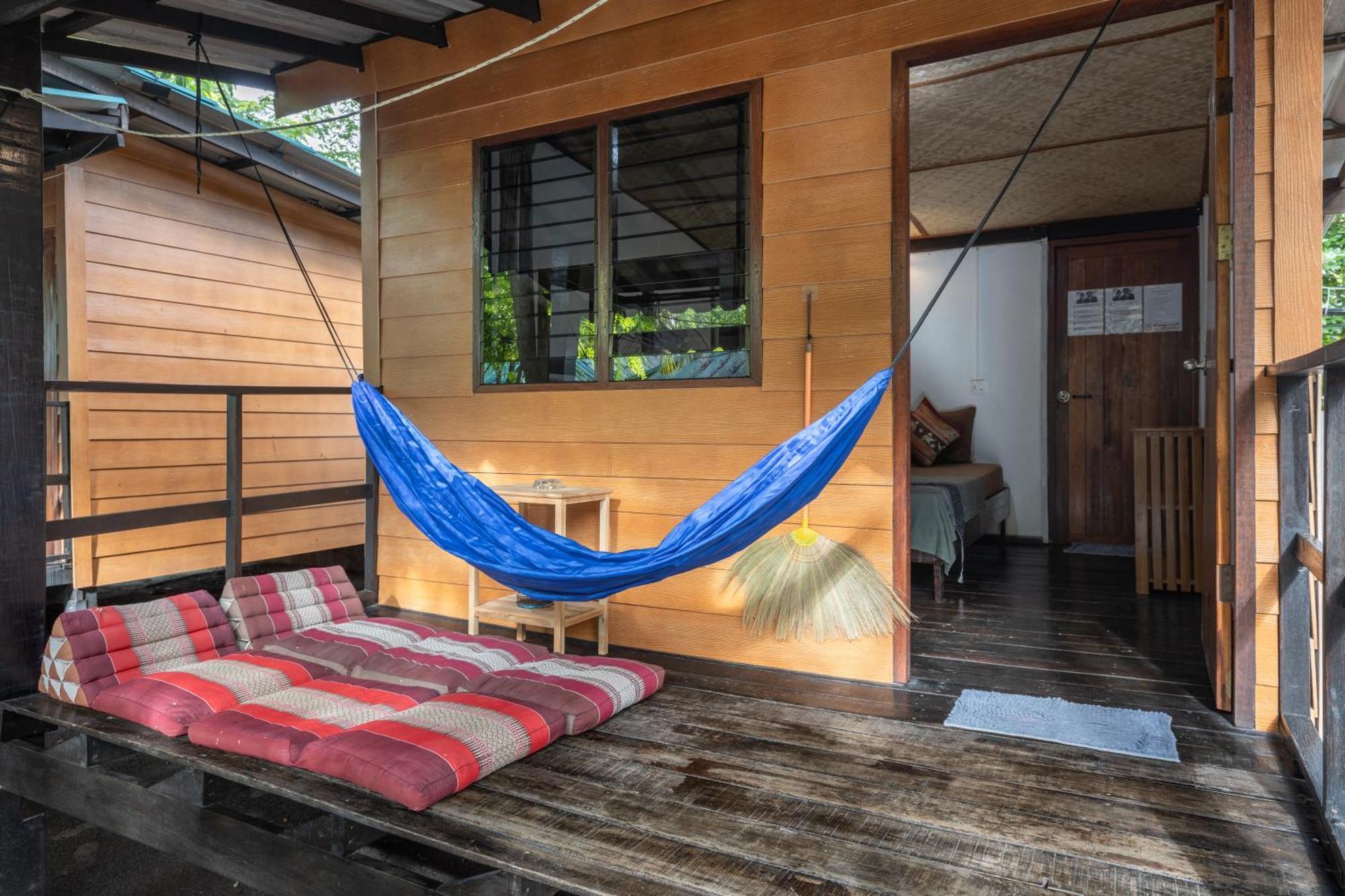 Family Song Koh Lipe Hotel Exterior foto